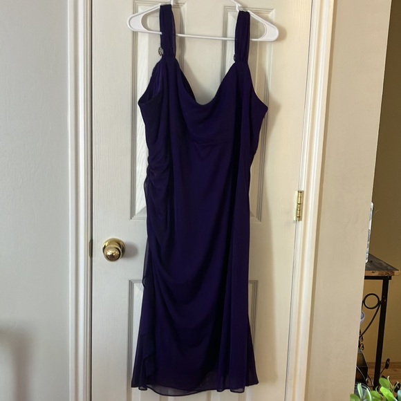 Beautiful Plus Size Formal Dress. Dark purple-Collection Dressbarn- Size 20W - Picture 3 of 5
